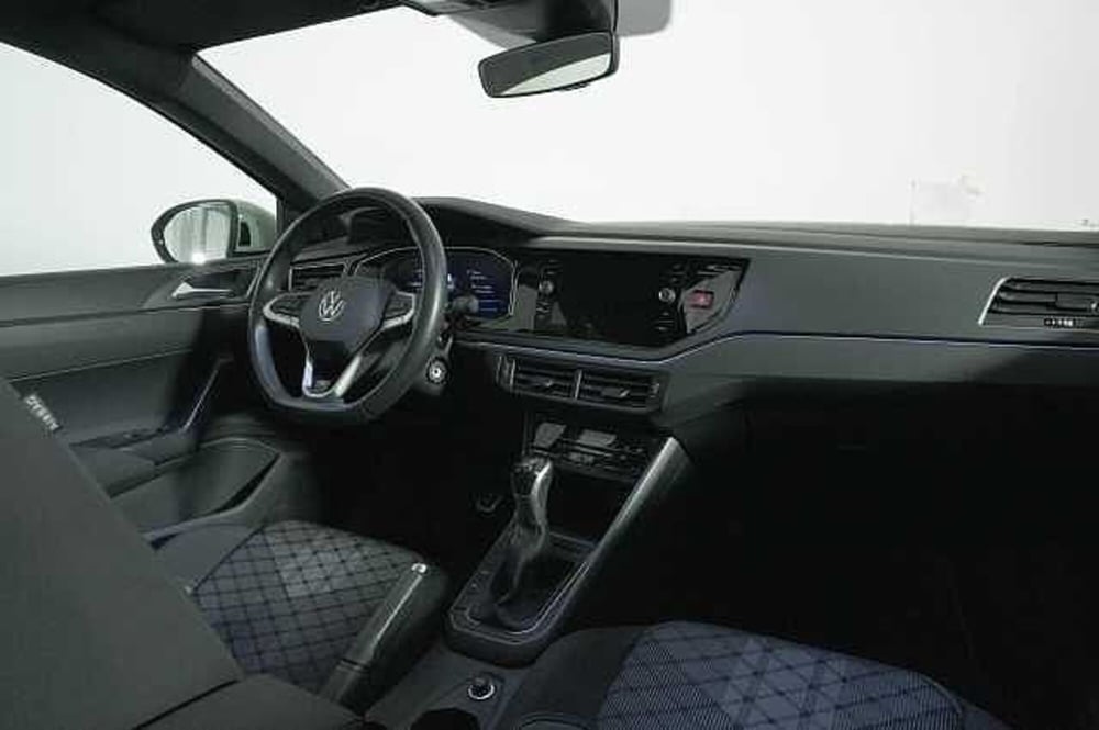 Volkswagen Taigo usata a Como (12)