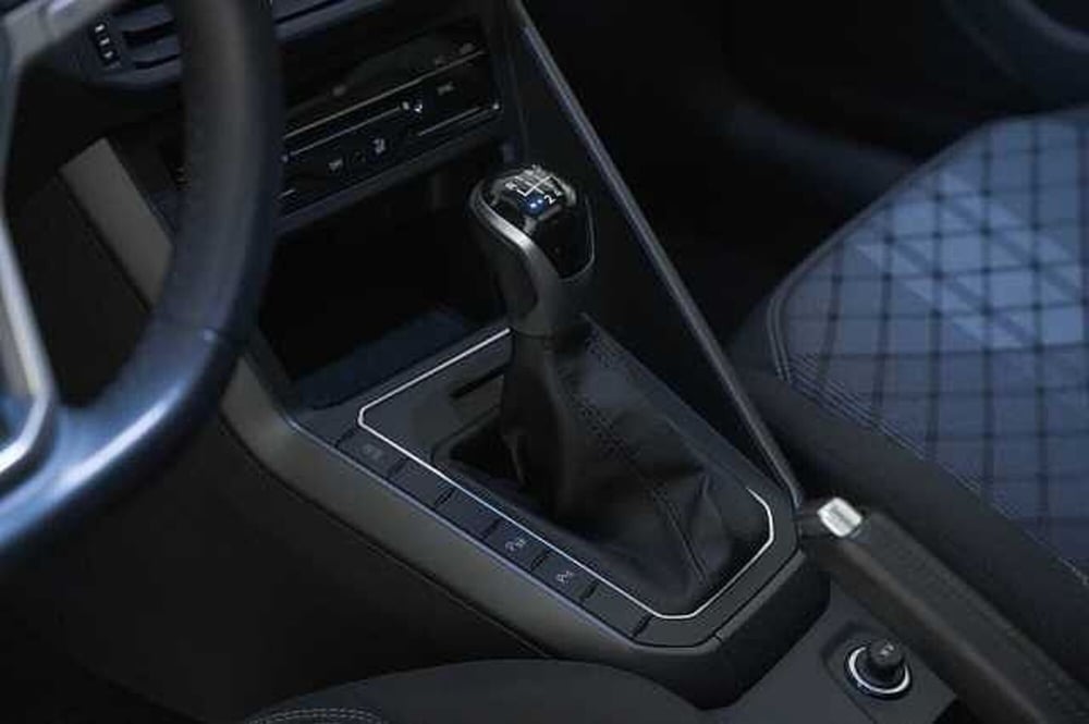 Volkswagen Taigo usata a Como (14)