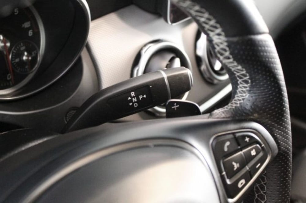 Mercedes-Benz GLA SUV usata a Novara (12)