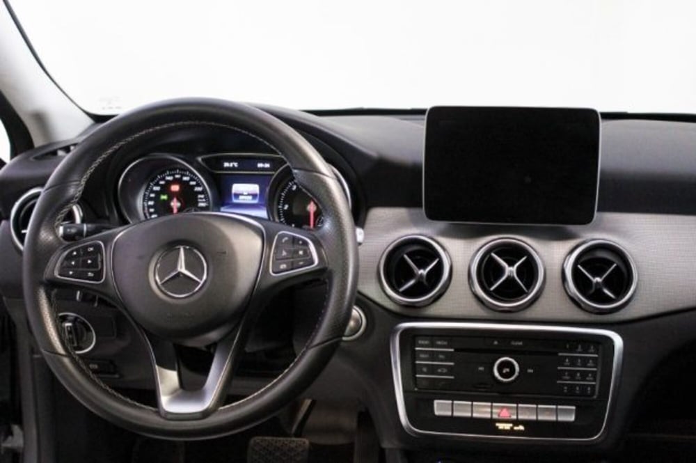 Mercedes-Benz GLA SUV usata a Novara (6)
