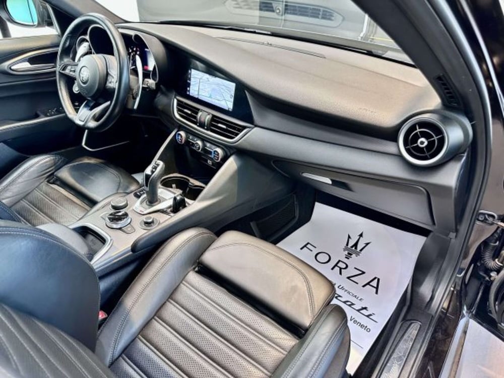 Alfa Romeo Giulia usata a Torino (12)