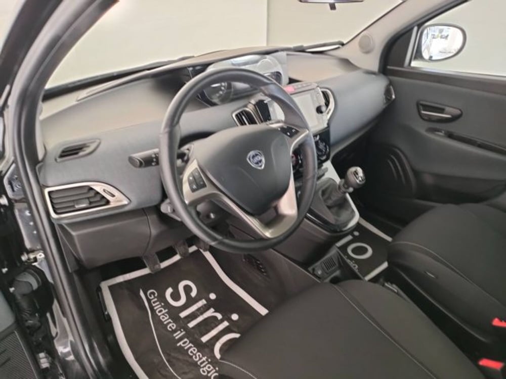 Lancia Ypsilon usata a Teramo (13)