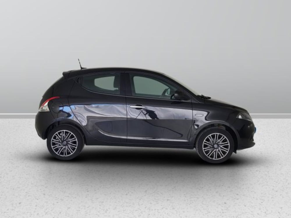 Lancia Ypsilon usata a Teramo (7)