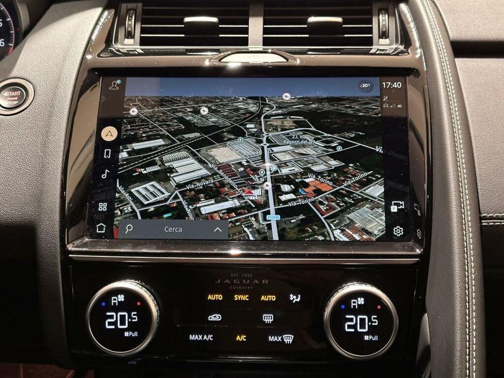 Jaguar E-Pace usata a Varese (11)