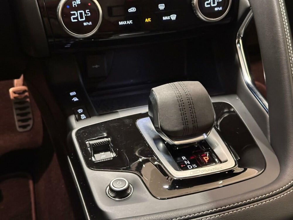 Jaguar E-Pace usata a Varese (12)