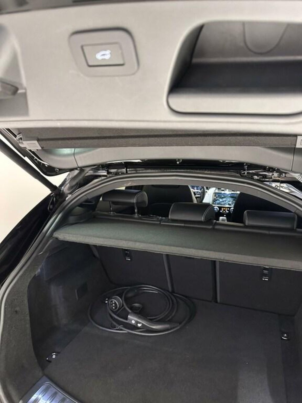 Jaguar E-Pace usata a Varese (15)