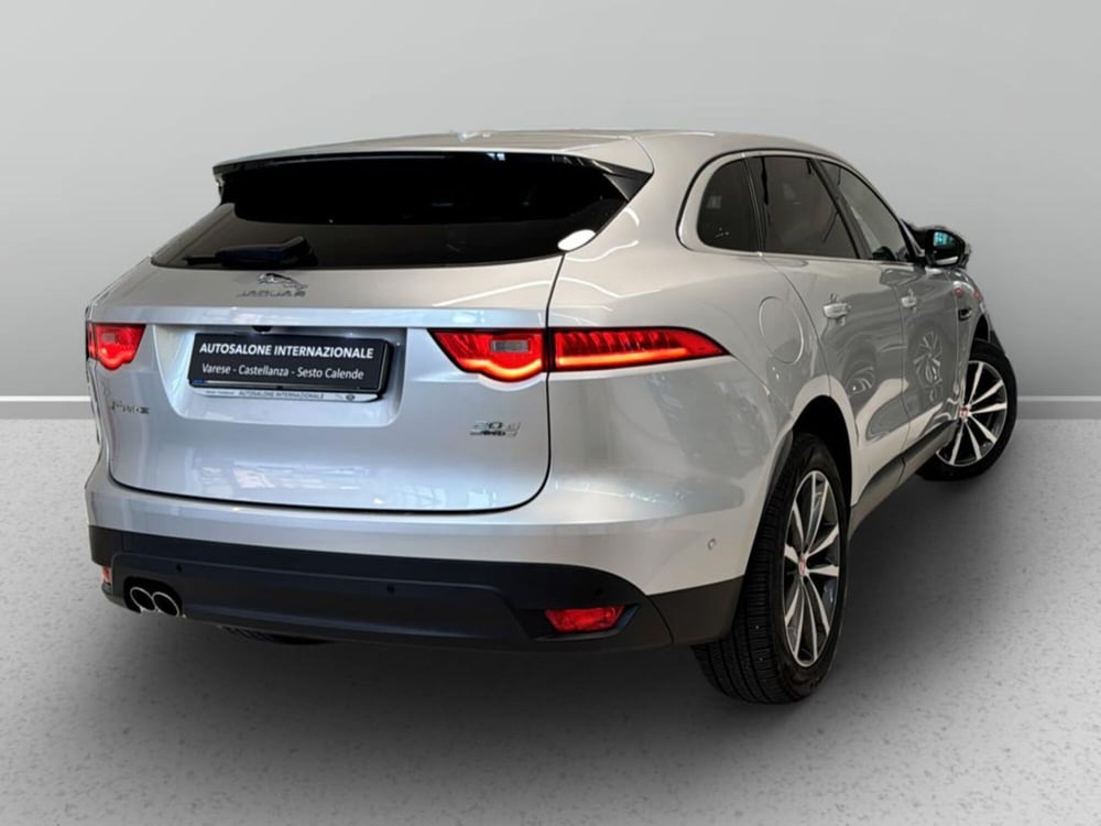 Jaguar F-Pace usata a Varese (2)