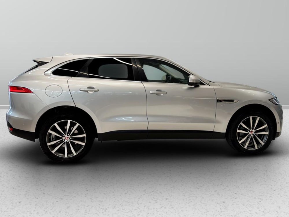 Jaguar F-Pace usata a Varese (6)