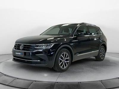 Volkswagen Tiguan 2.0 TDI SCR Life del 2022 usata a Modena