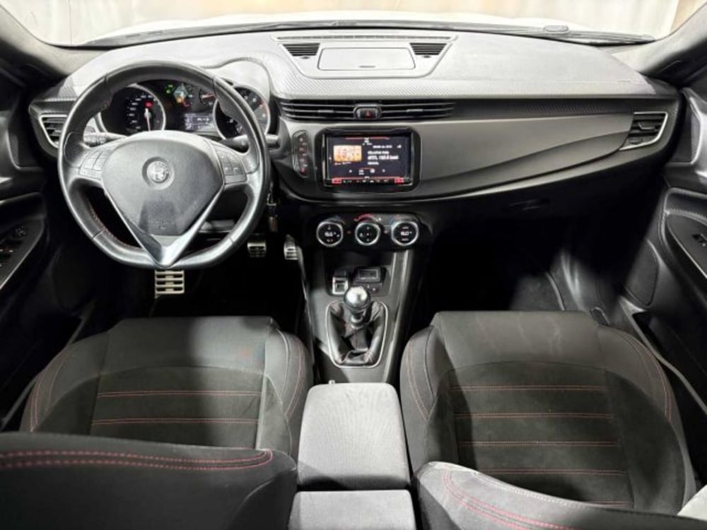 Alfa Romeo Giulietta usata a Sondrio (12)