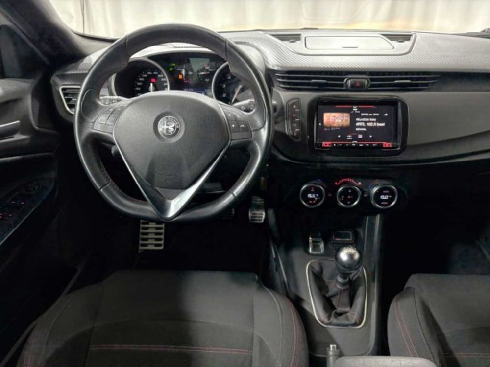 Alfa Romeo Giulietta usata a Sondrio (13)