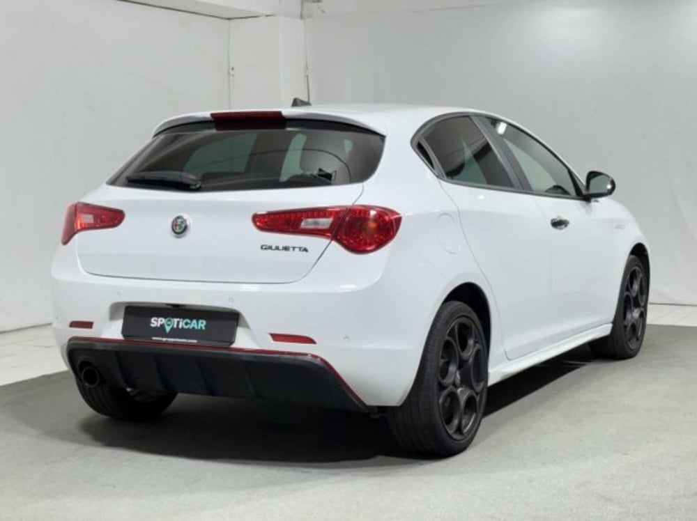 Alfa Romeo Giulietta usata a Sondrio (5)