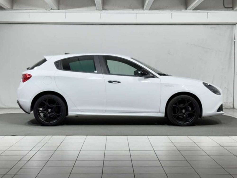 Alfa Romeo Giulietta usata a Sondrio (6)
