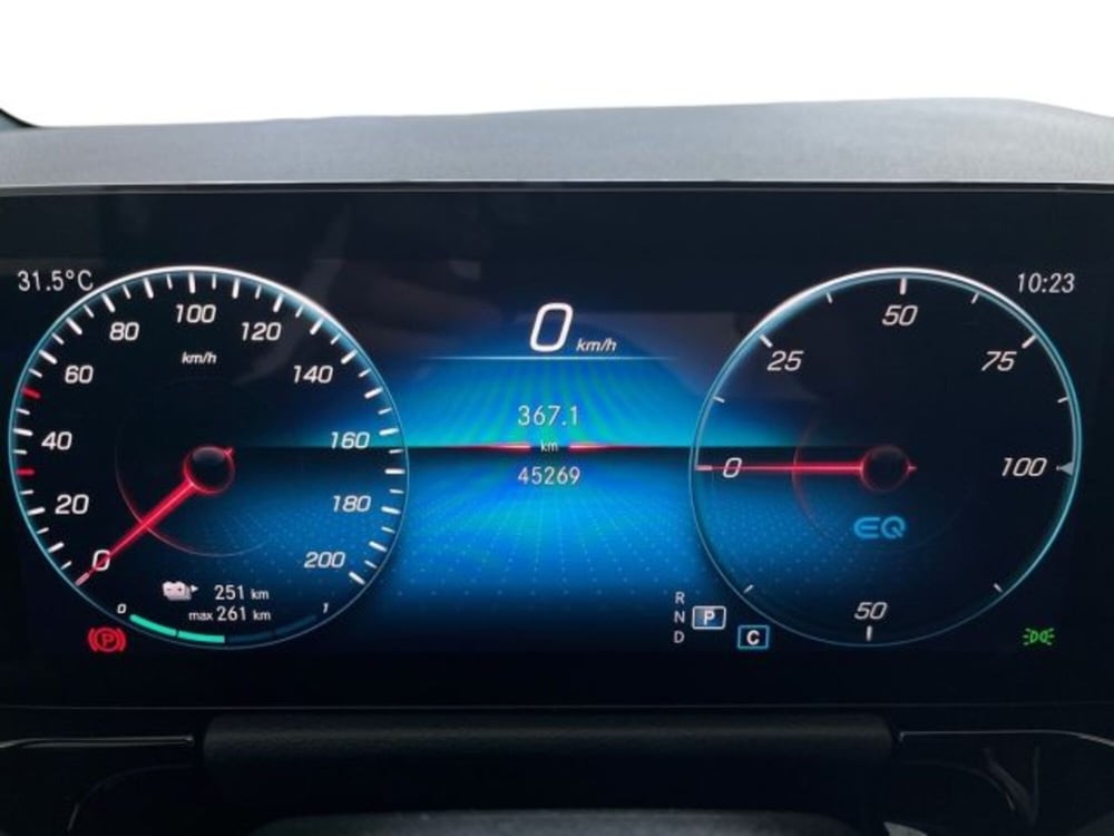 Mercedes-Benz EQA usata a Verona (8)