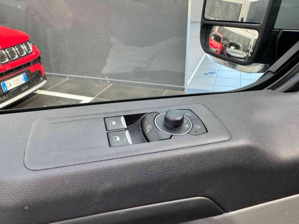 Ford Tourneo Custom usata a Vercelli (14)