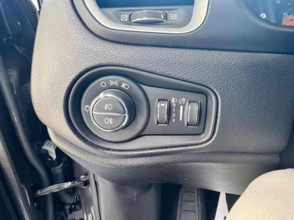 Jeep Renegade usata a Vercelli (16)