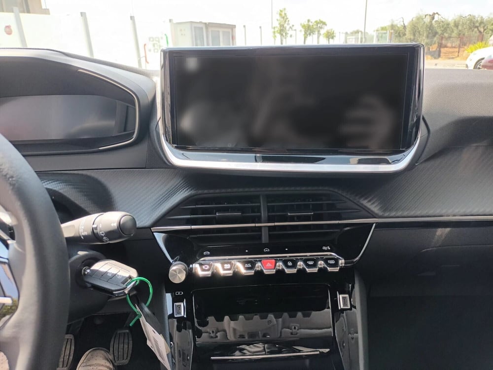 Peugeot 208 nuova a Bari (12)