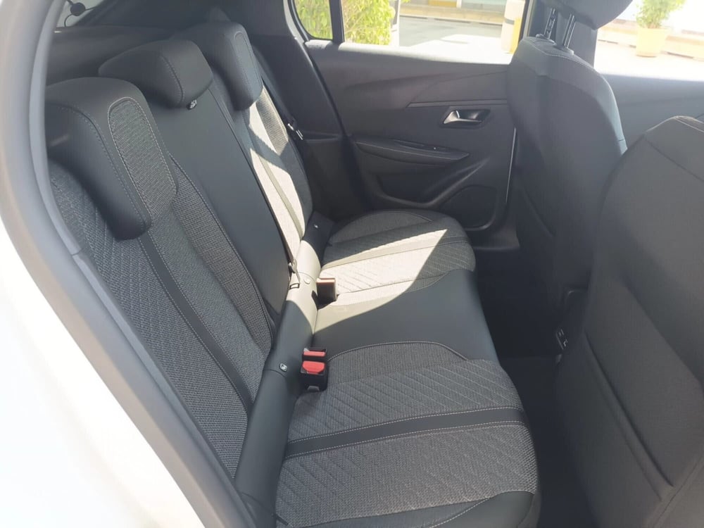 Peugeot 208 nuova a Bari (16)