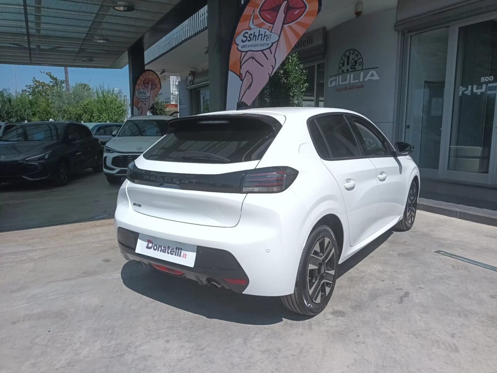 Peugeot 208 nuova a Bari (4)