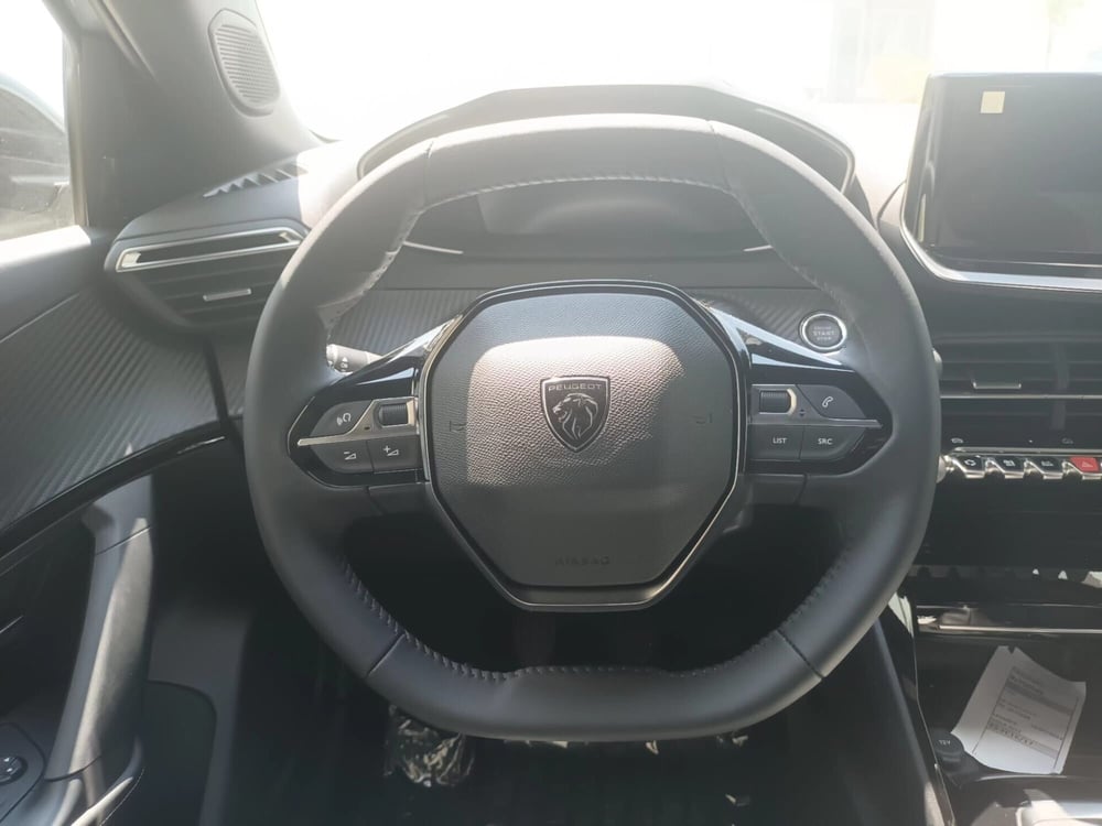 Peugeot 2008 nuova a Bari (9)