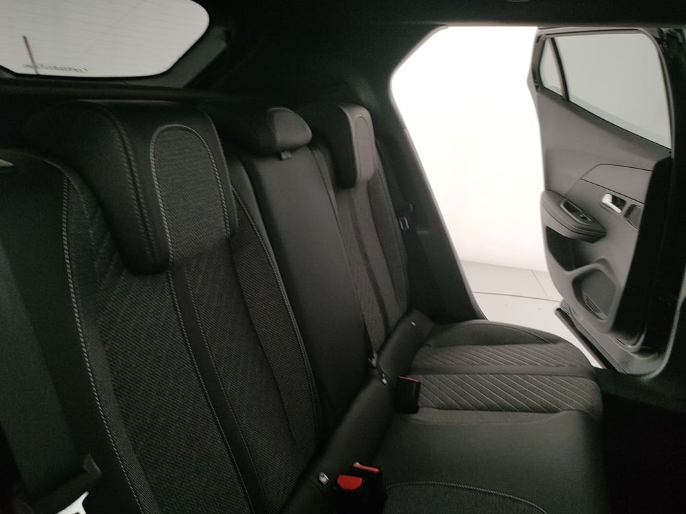 Peugeot 2008 nuova a Caserta (10)