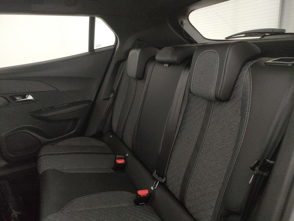 Peugeot 2008 nuova a Caserta (12)