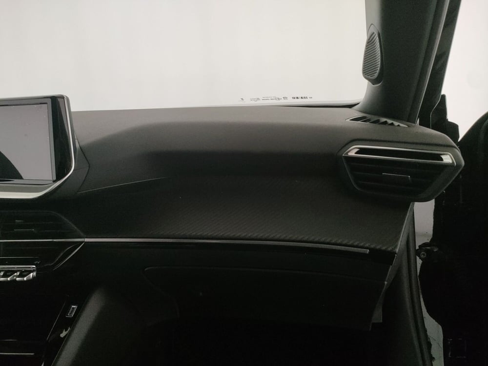Peugeot 2008 nuova a Caserta (16)