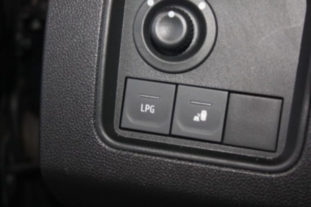 Dacia Duster usata a Viterbo (15)