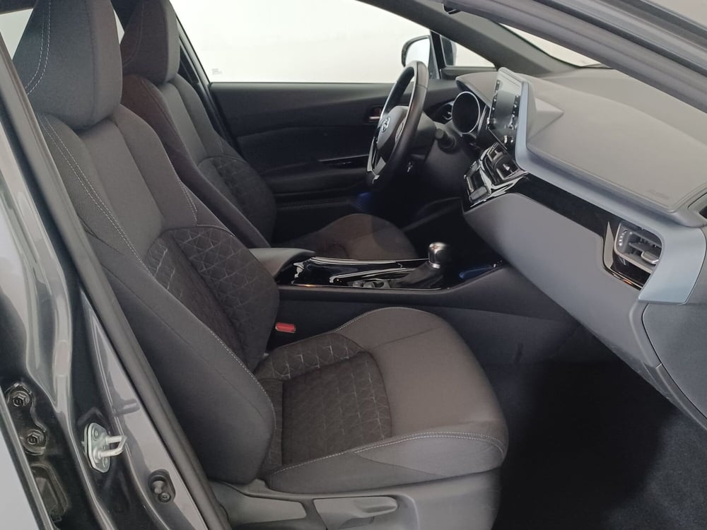 Toyota Toyota C-HR usata a Alessandria (9)