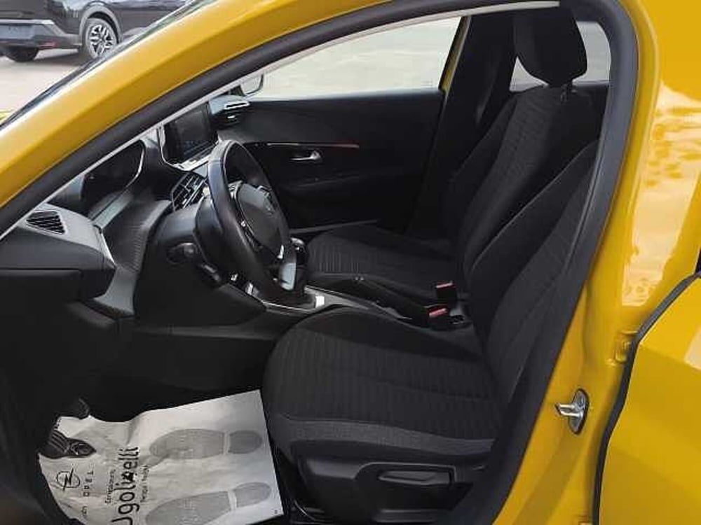 Peugeot 208 usata a Perugia (9)