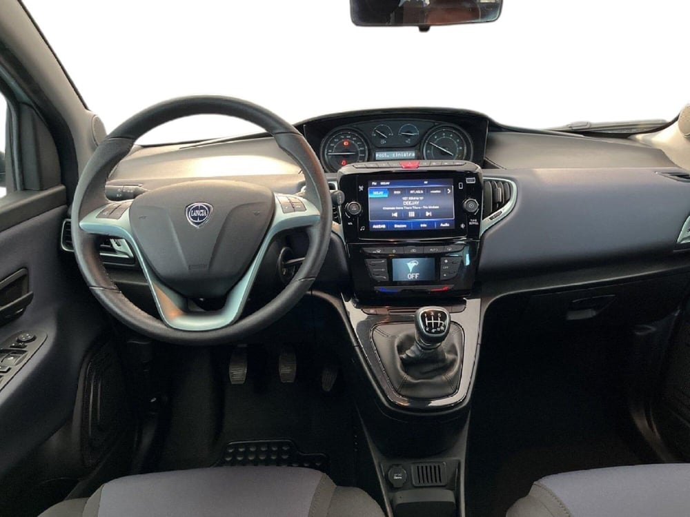 Lancia Ypsilon usata a Torino (11)