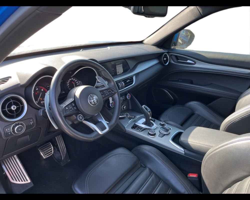 Alfa Romeo Stelvio usata a Torino (4)