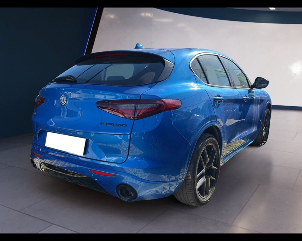 Alfa Romeo Stelvio usata a Torino (9)
