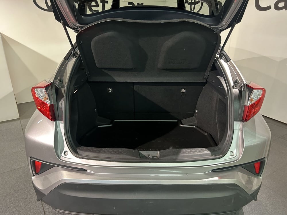 Toyota Toyota C-HR usata a Milano (11)