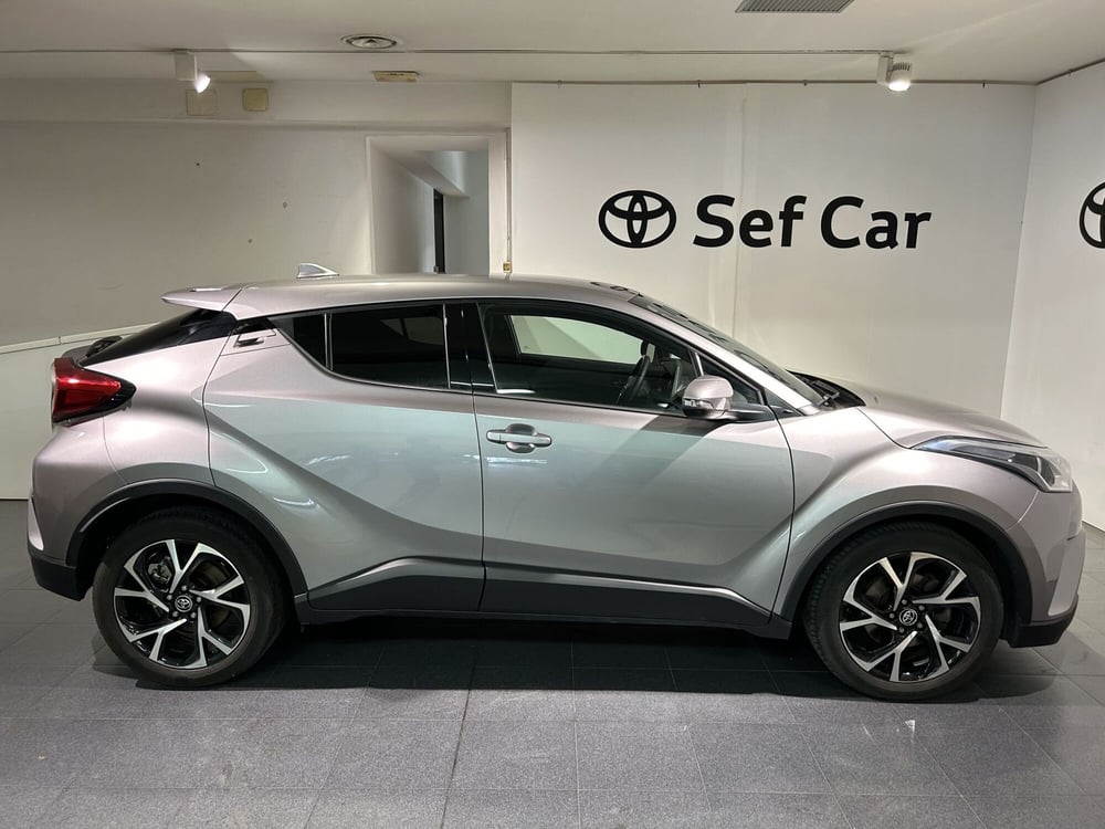 Toyota Toyota C-HR usata a Milano (15)