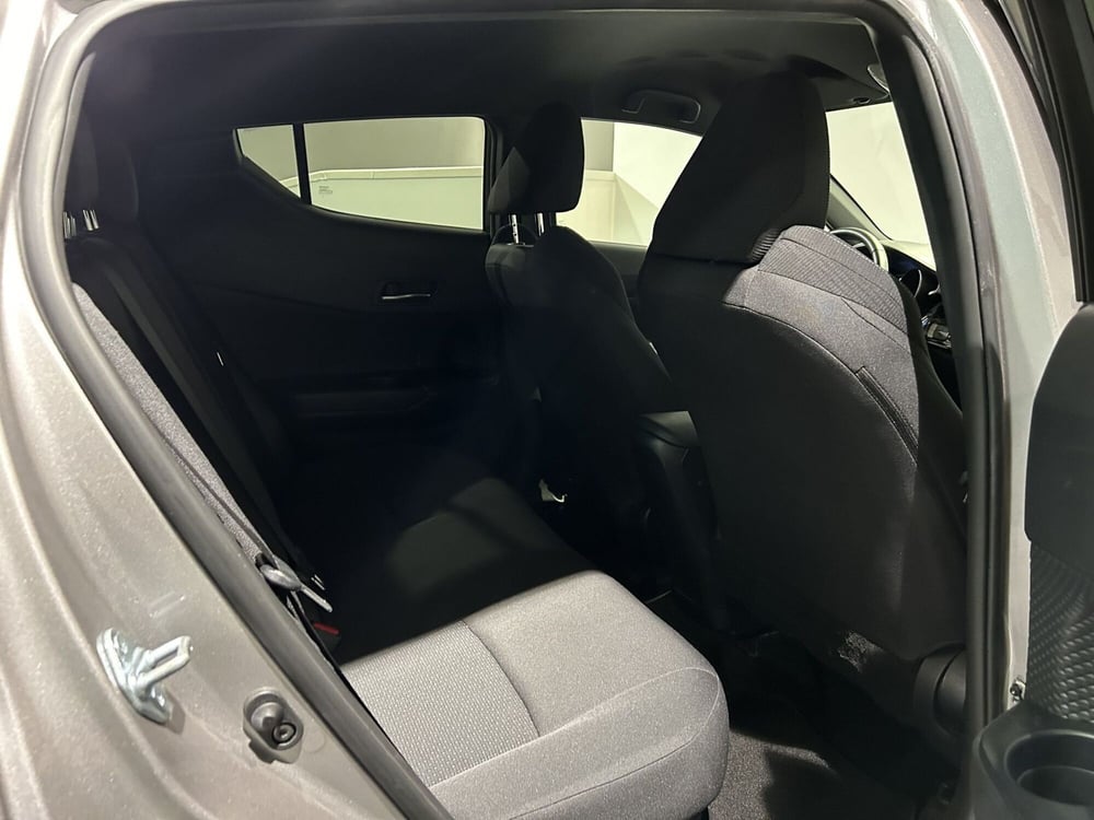 Toyota Toyota C-HR usata a Milano (8)