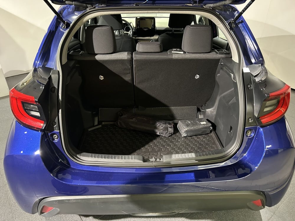 Toyota Yaris usata a Milano (11)