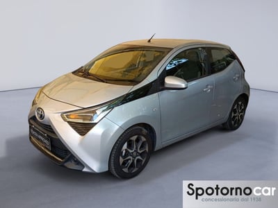 Toyota Aygo Connect 1.0 VVT-i 72 CV 5 porte x-play del 2021 usata a Sesto San Giovanni