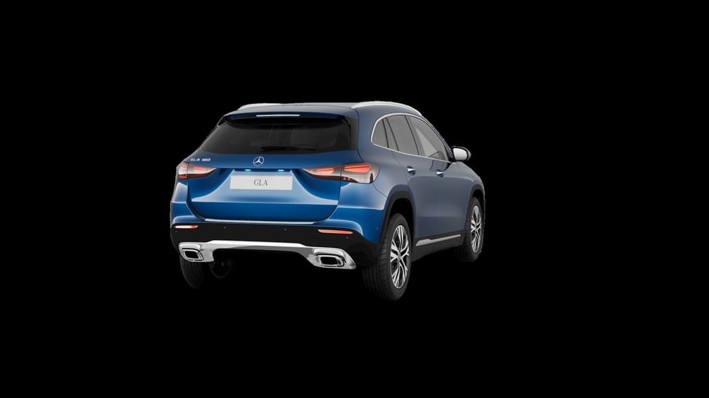 Mercedes-Benz GLA SUV nuova a Milano (4)