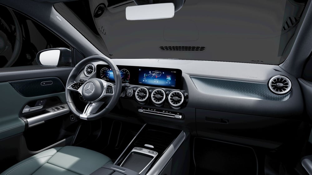 Mercedes-Benz GLA SUV nuova a Milano (5)