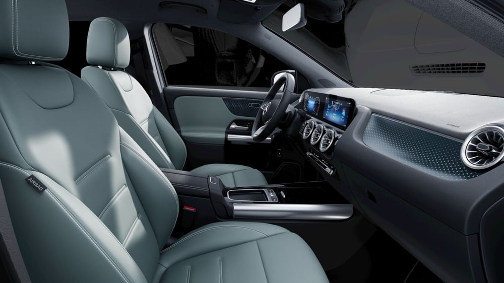Mercedes-Benz GLA SUV nuova a Milano (7)