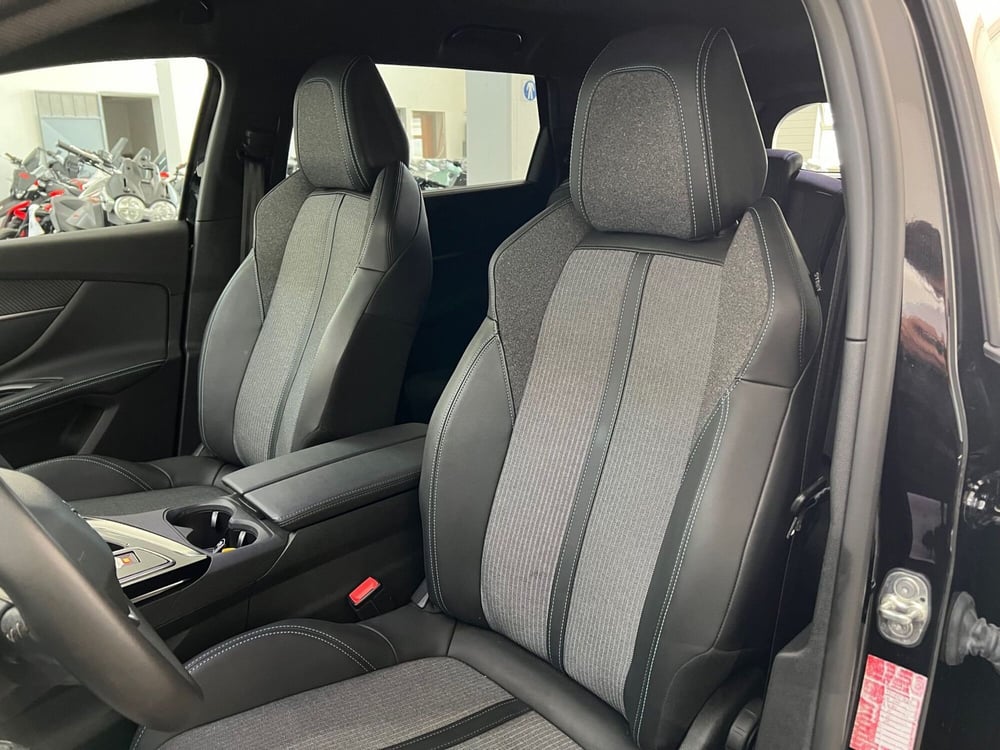 Peugeot 5008 usata a Bari (16)