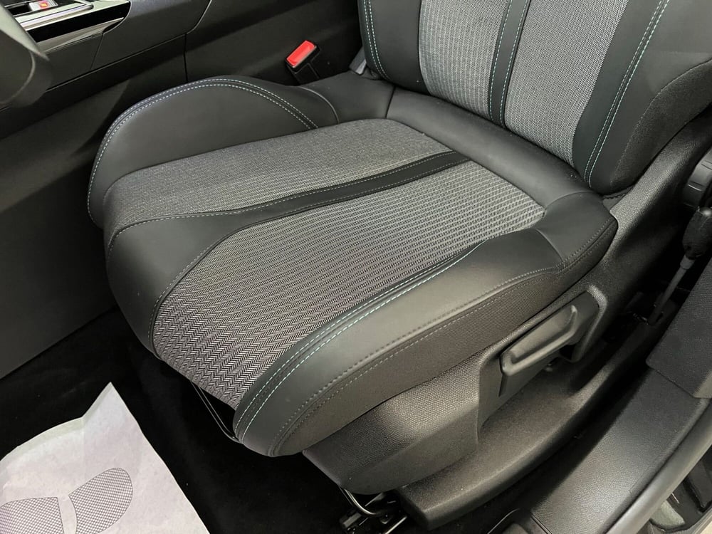 Peugeot 5008 usata a Bari (17)