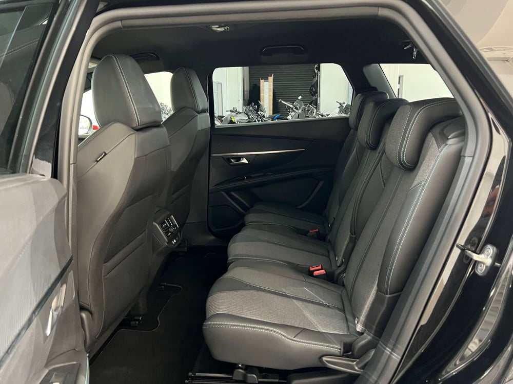 Peugeot 5008 usata a Bari (18)
