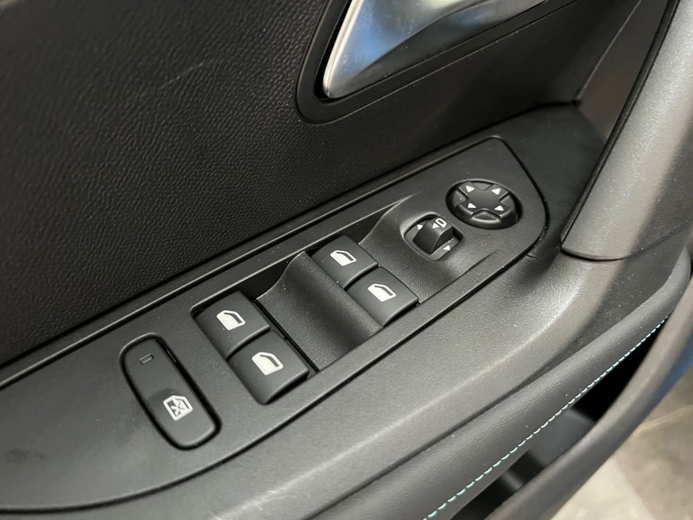 Peugeot 2008 usata a Bari (12)