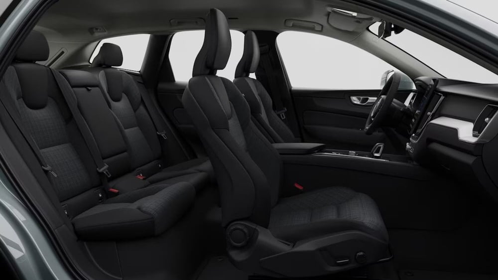 Volvo XC60 nuova a Como (6)
