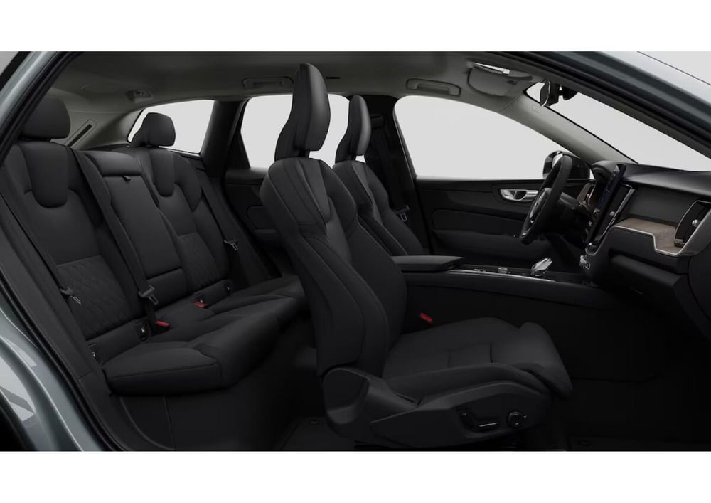 Volvo XC60 nuova a Como (7)