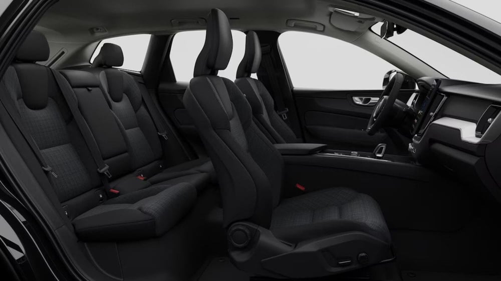 Volvo XC60 nuova a Como (7)