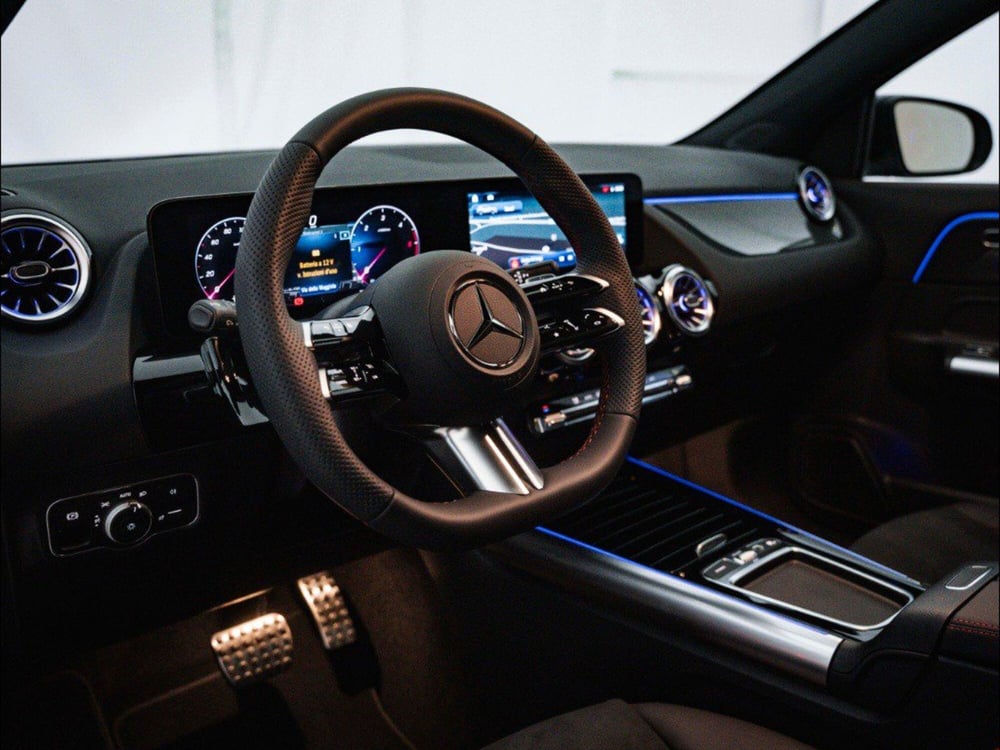 Mercedes-Benz GLA SUV nuova a Macerata (10)