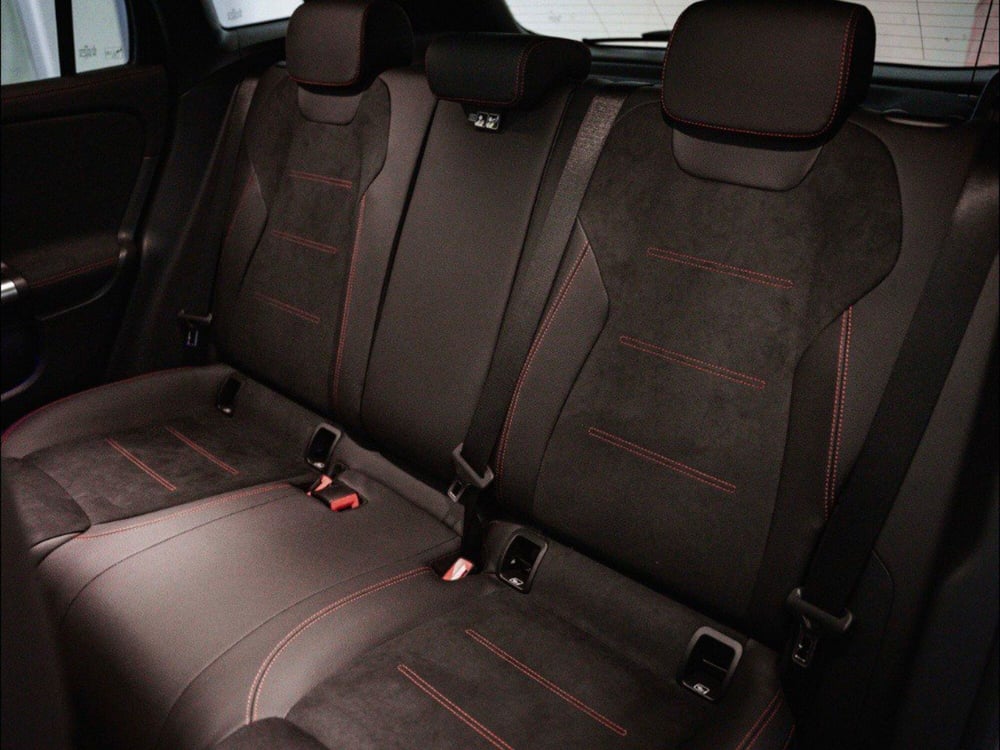 Mercedes-Benz GLA SUV nuova a Macerata (13)